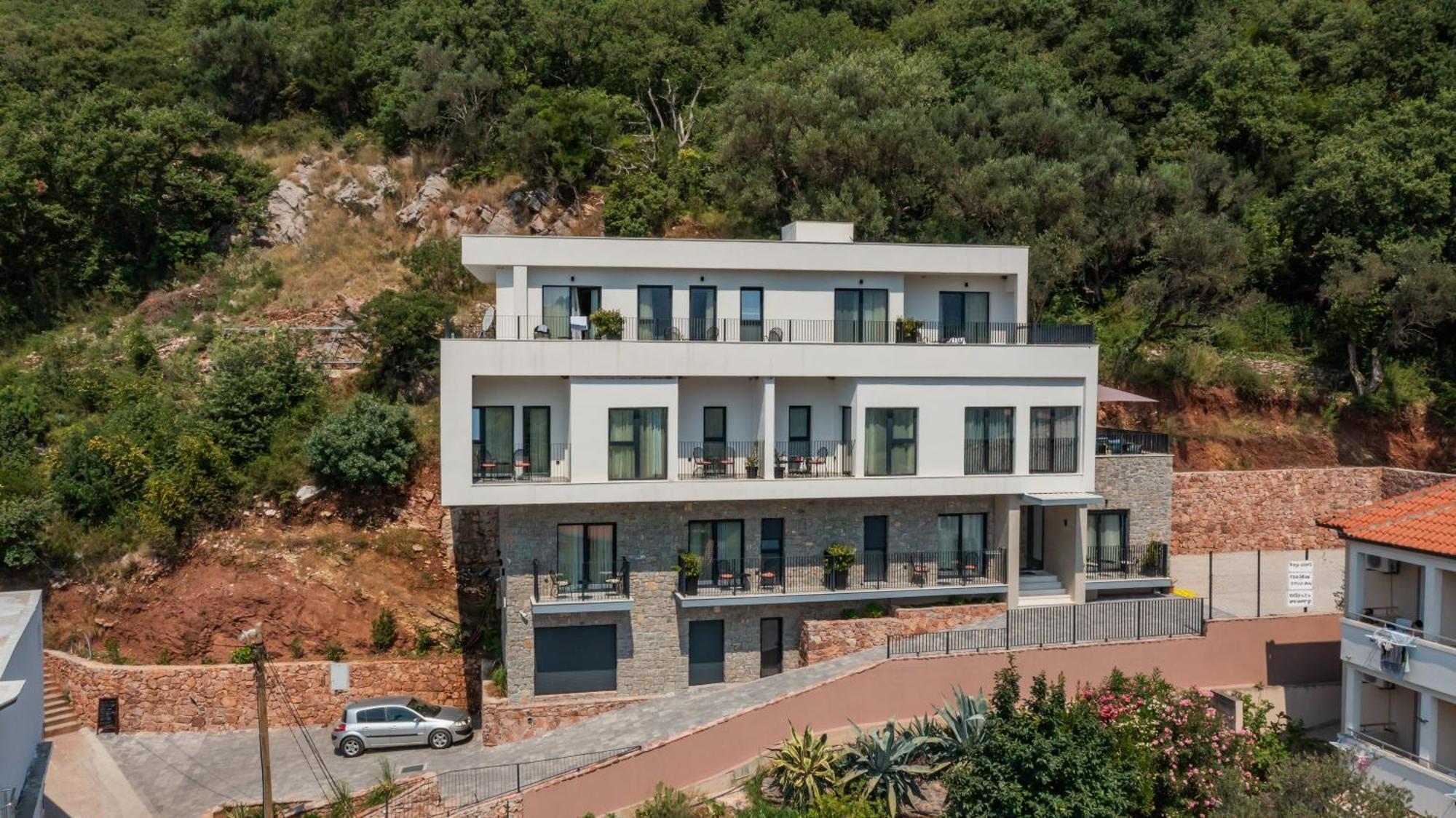 Hotel Aquilo Petrovac Екстер'єр фото