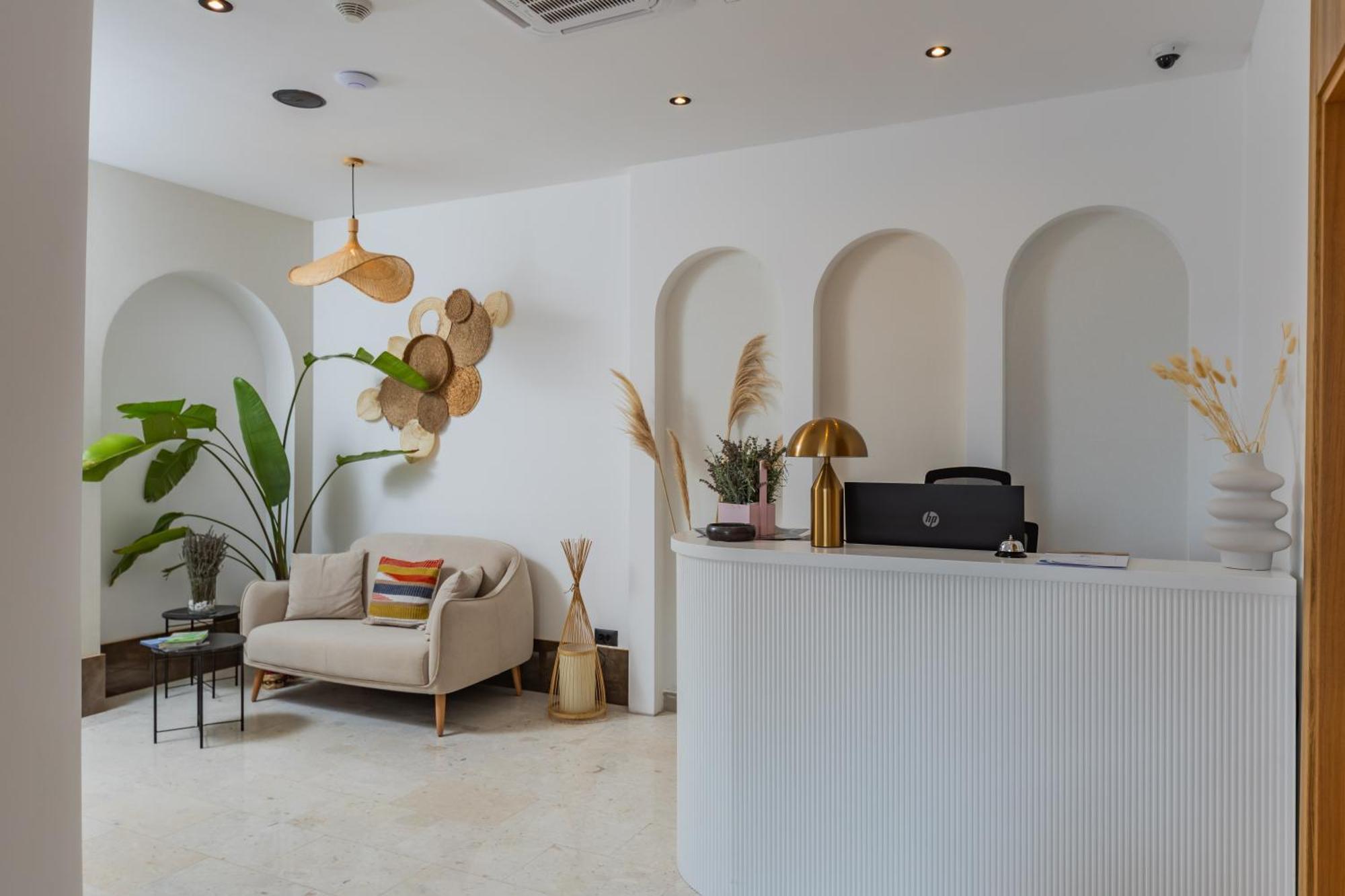 Hotel Aquilo Petrovac Екстер'єр фото