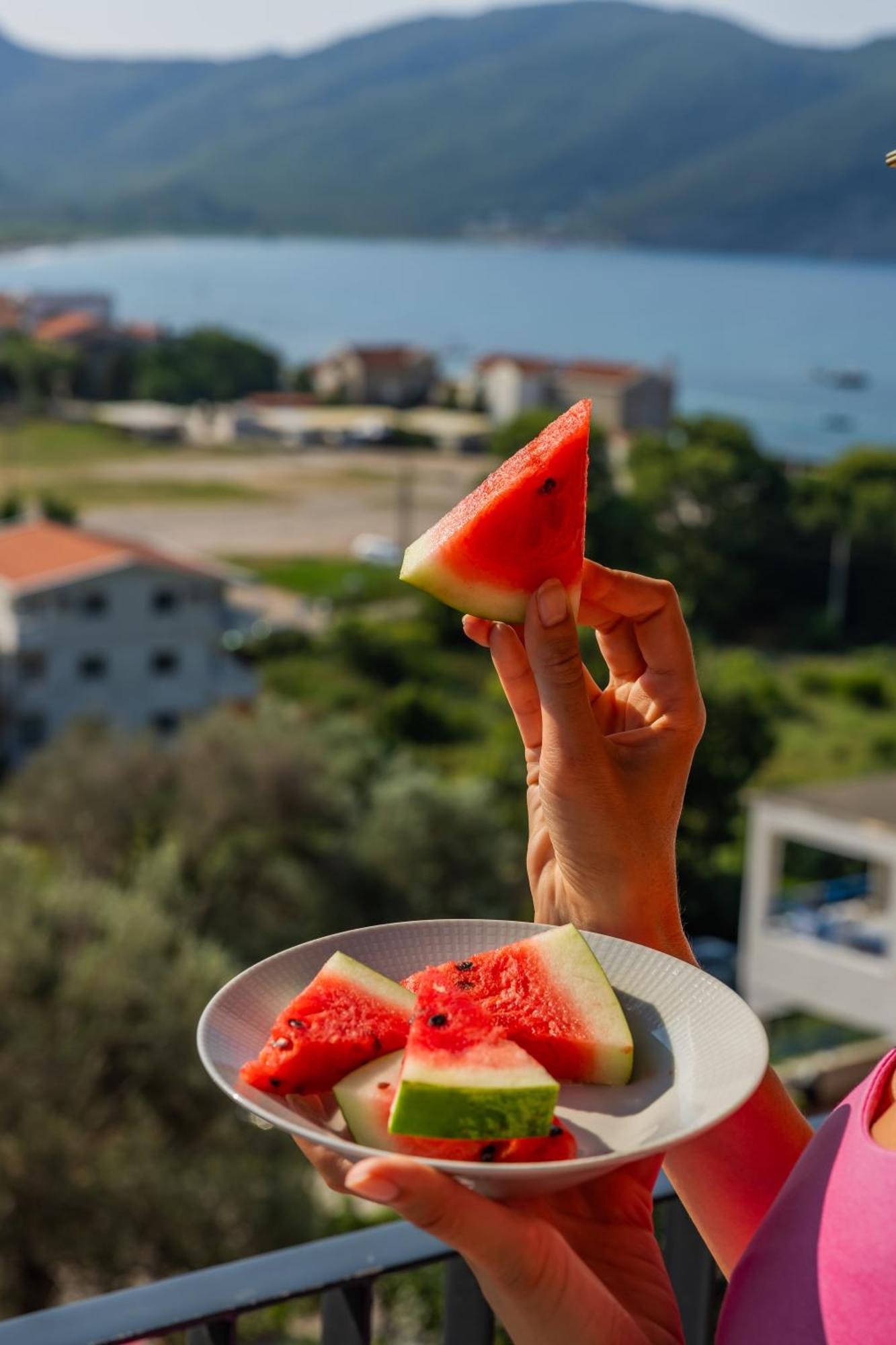 Hotel Aquilo Petrovac Екстер'єр фото