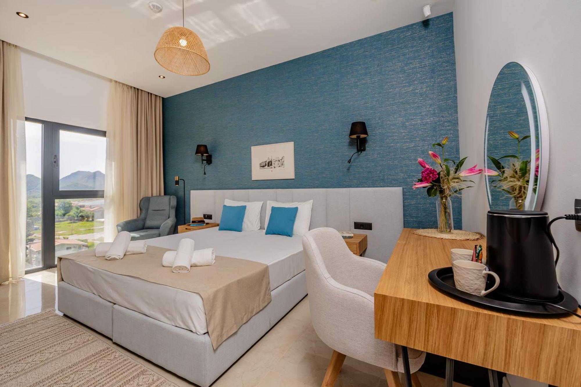 Hotel Aquilo Petrovac Екстер'єр фото