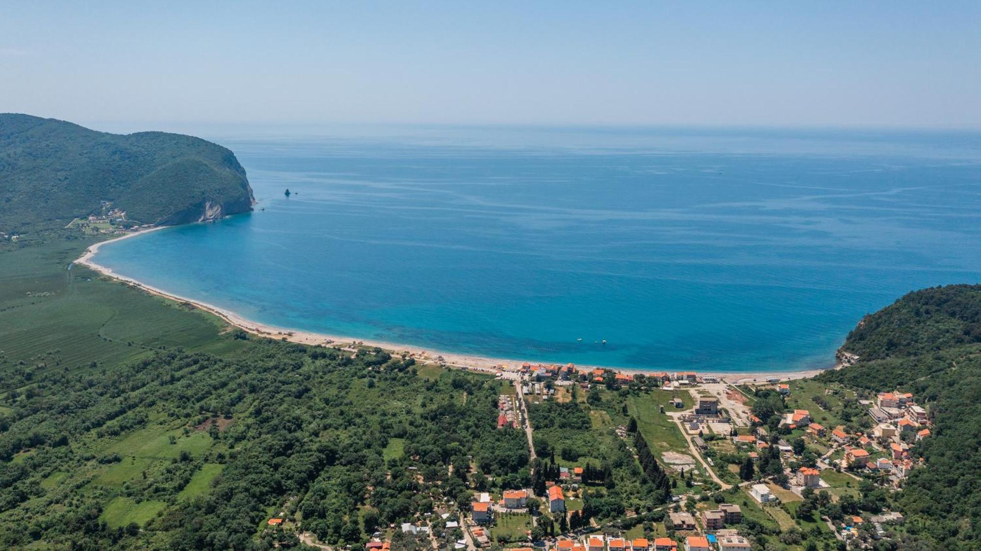 Hotel Aquilo Petrovac Екстер'єр фото