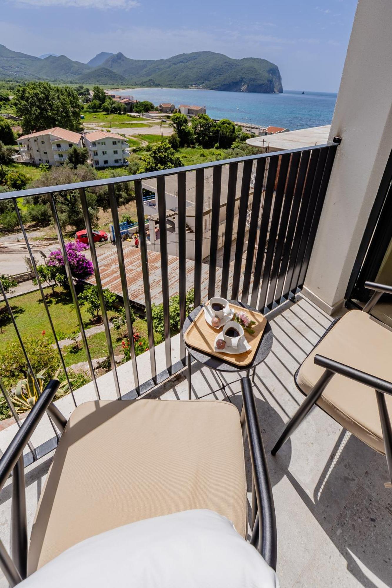 Hotel Aquilo Petrovac Екстер'єр фото