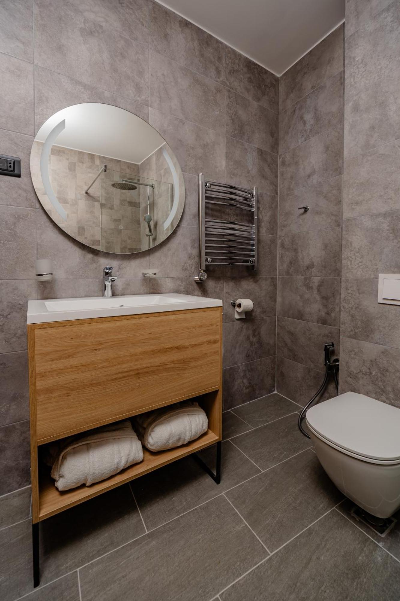 Hotel Aquilo Petrovac Екстер'єр фото