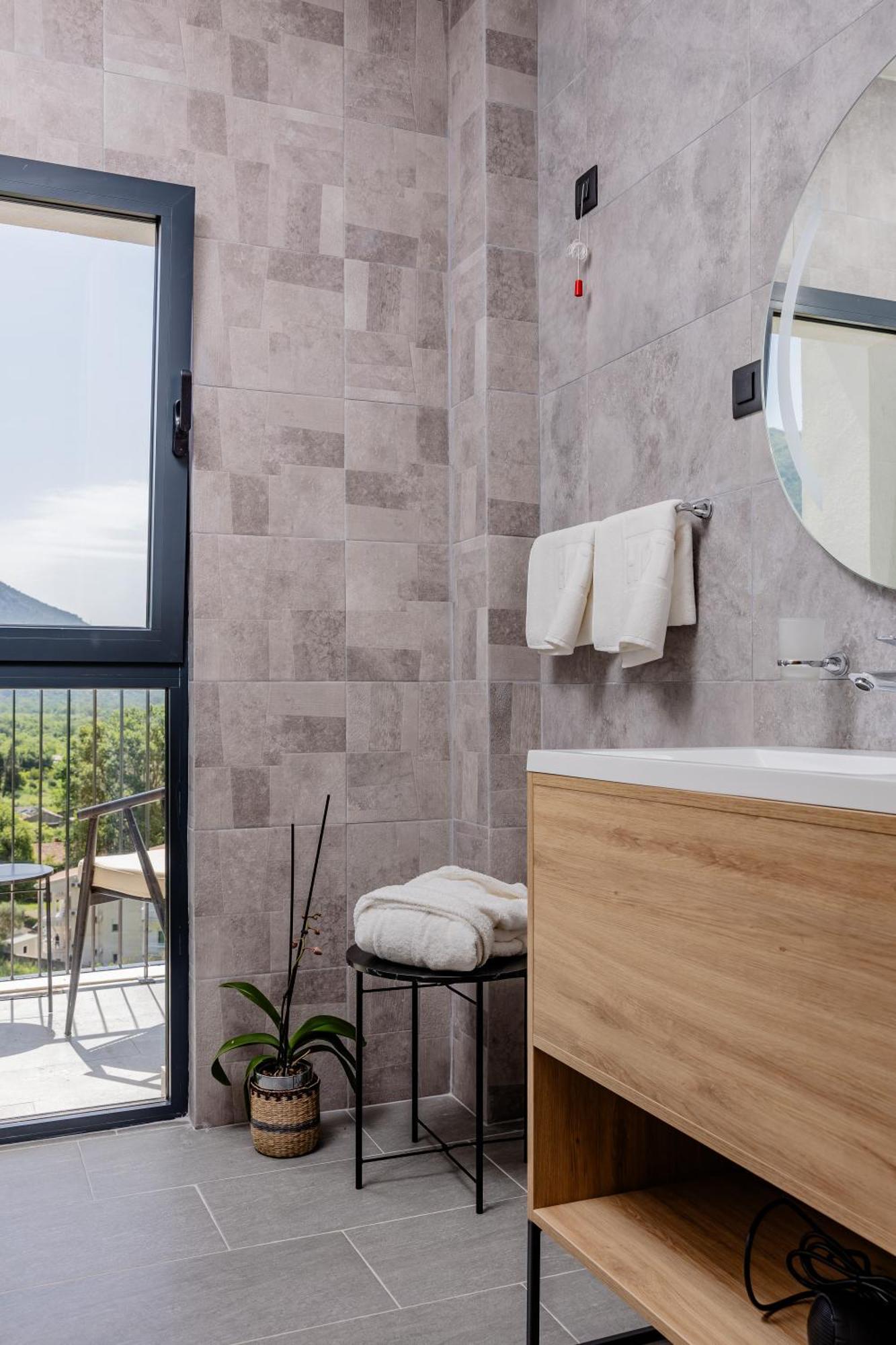 Hotel Aquilo Petrovac Екстер'єр фото